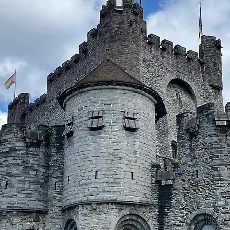 Stylish Modern Studio With Views Gent