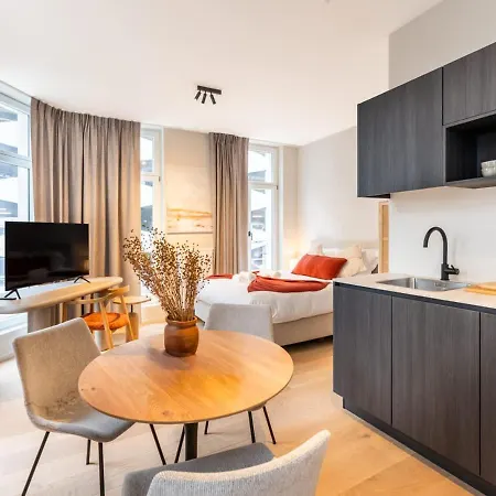 Huswell - Modern With Views